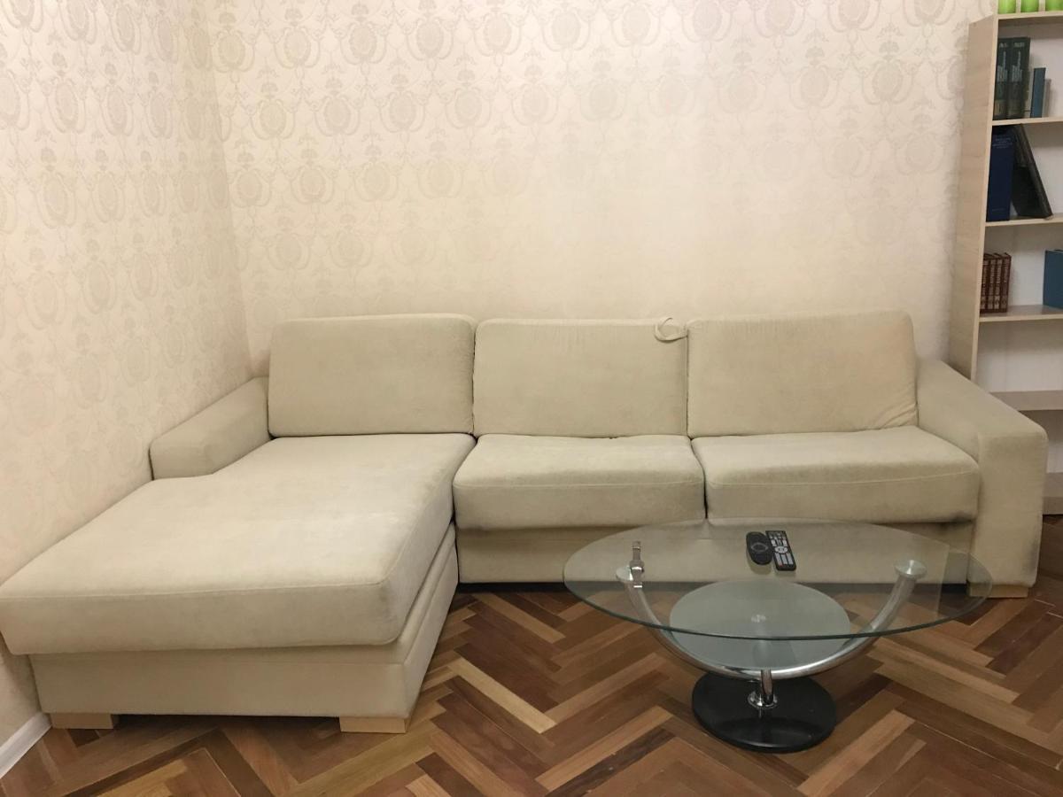Sunny Apartment Overlooking The Royal Village 키예프 외부 사진