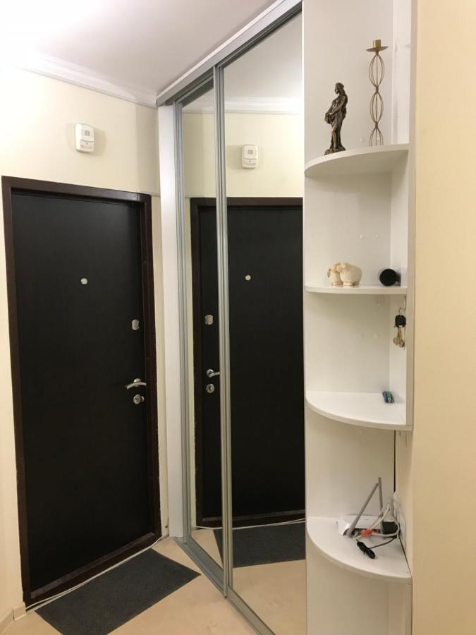 Sunny Apartment Overlooking The Royal Village 키예프 외부 사진