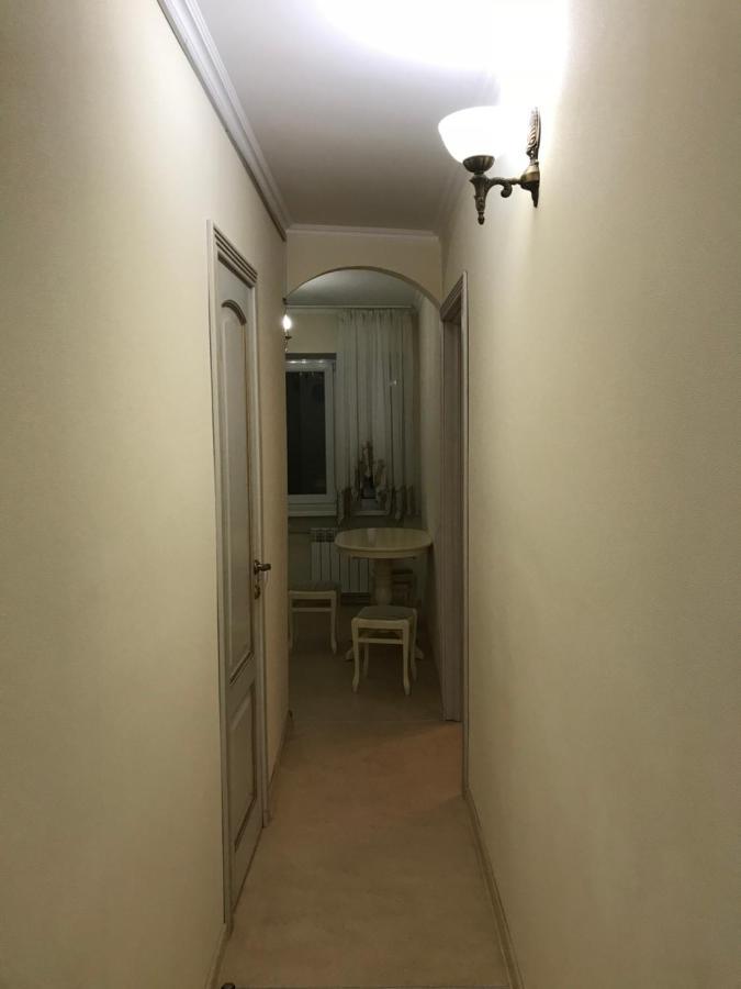 Sunny Apartment Overlooking The Royal Village 키예프 외부 사진